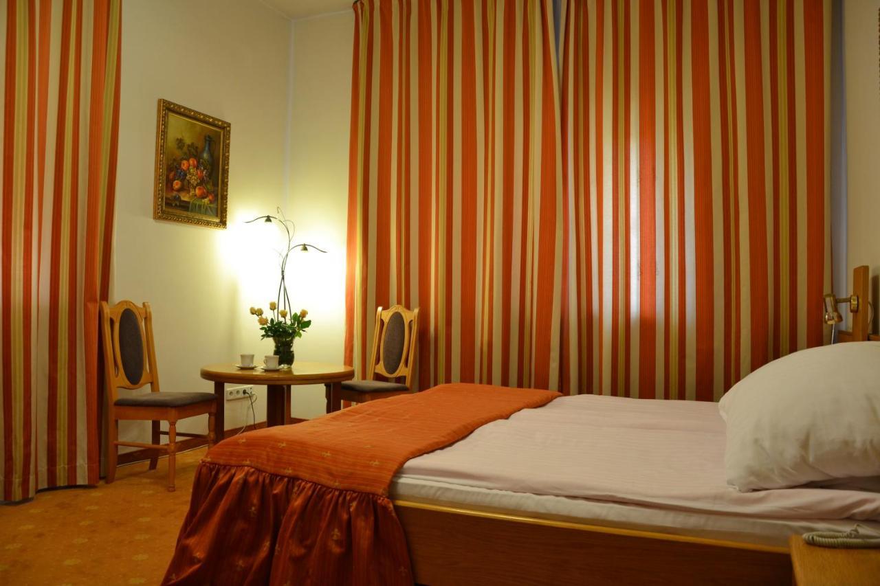 Karat Bed & Breakfast Warszawa Eksteriør bilde
