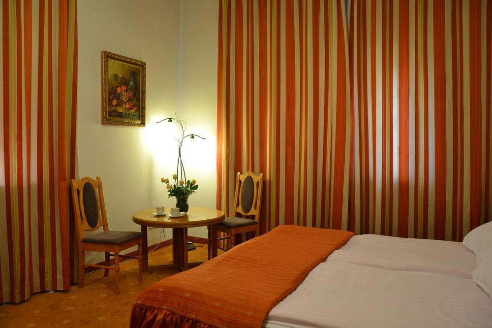 Karat Bed & Breakfast Warszawa Eksteriør bilde